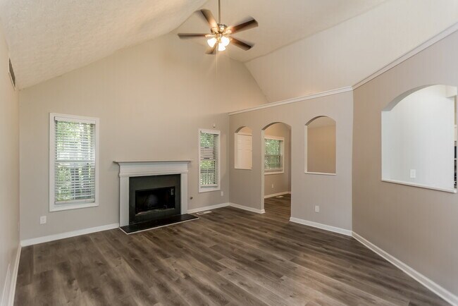 Foto del edificio - 2740 Owens Dr