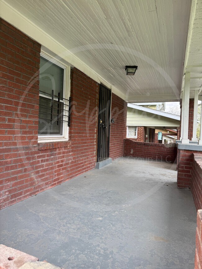 Foto del edificio - 5410 Euclid Ave E