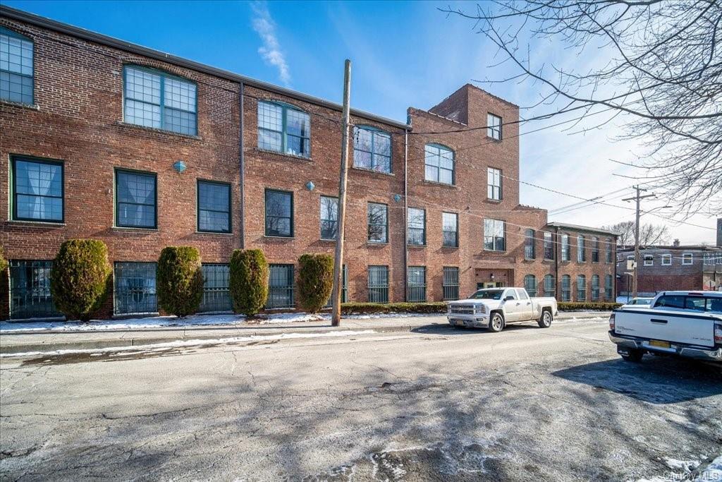 Primary Photo - 44 Johnes St