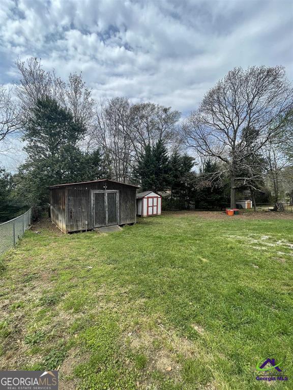 Foto del edificio - 321 Mary Ln