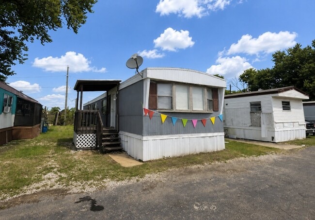 Building Photo - 20 Mahoning Ave