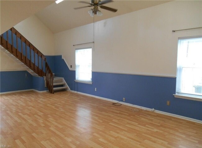 Building Photo - 5733 Brandon Blvd