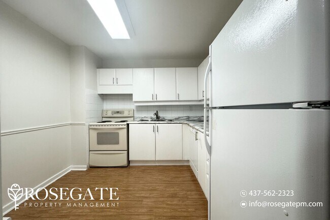 Photo du bâtiment - Spacious 3+Den Condo in Mississauga – 1,70...