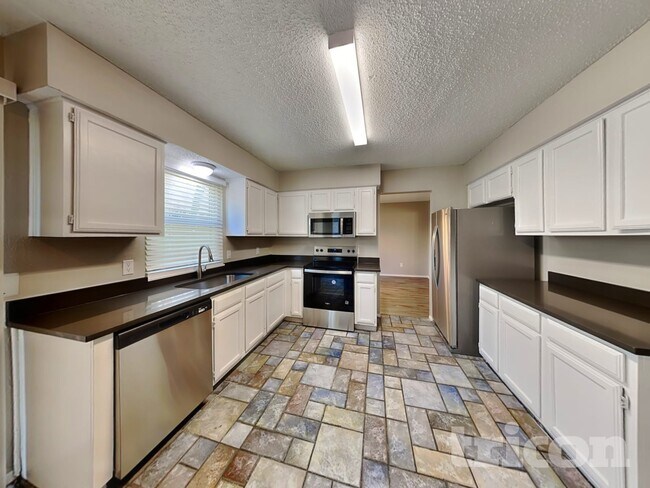 Building Photo - 4103 Orchard Hill Dr