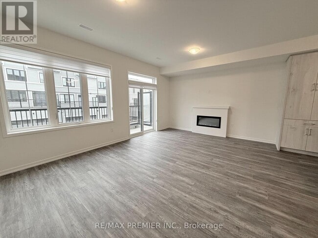 Building Photo - 12 Kingbird Cmn