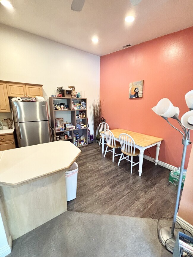 Foto del edificio - 1533 N 550 W