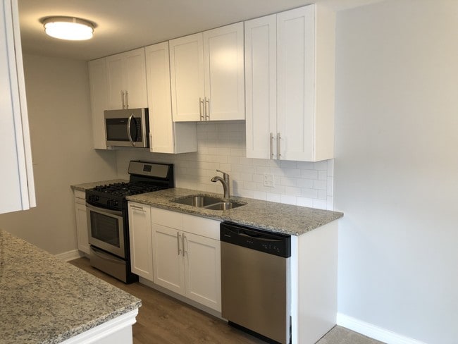 Building Photo - 508 N Cass