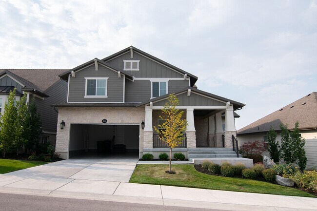 Foto del edificio - Gorgeous 2-Story Home In a Gated Community!