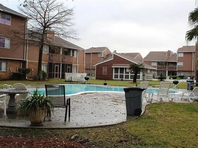 Building Photo - 186 Avant Garde Cir