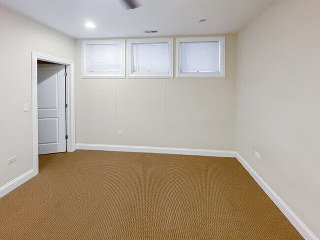 Foto del edificio - 2847 N. Southport