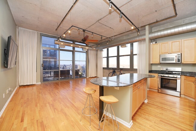 Foto del edificio - 900 N Kingsbury St