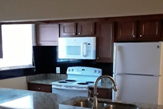 526 C Kitchen - 526 W 14 Mile Rd