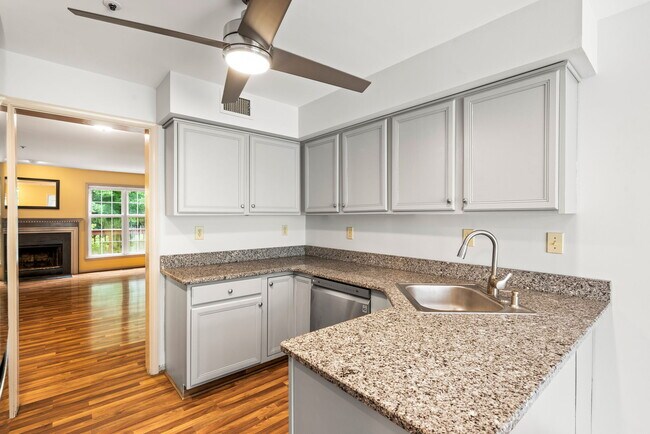 Foto del edificio - 445 Hartford Sq