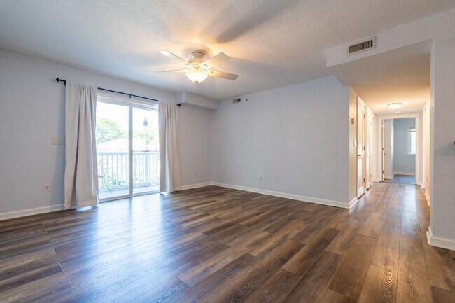 Foto del edificio - MOVE IN READY 2-bedroom in Virginia Beach!