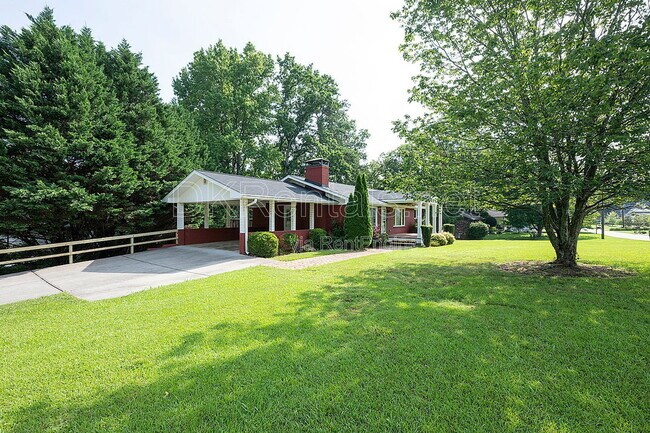 Foto del edificio - 245 Brook Dr