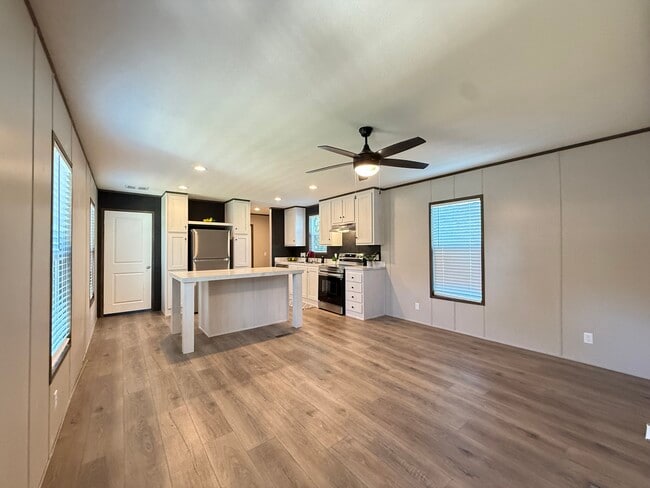 Foto del edificio - 102 Eloise St