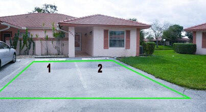 Building Photo - 9861 Three Lakes Cir