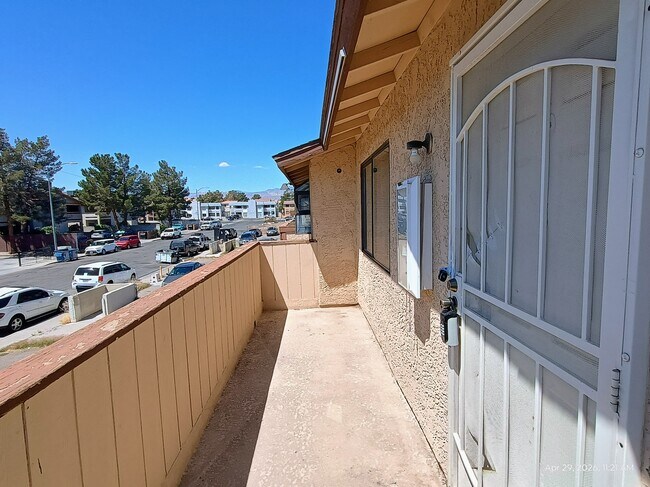 Foto del edificio - 6228 Ilanos Ln