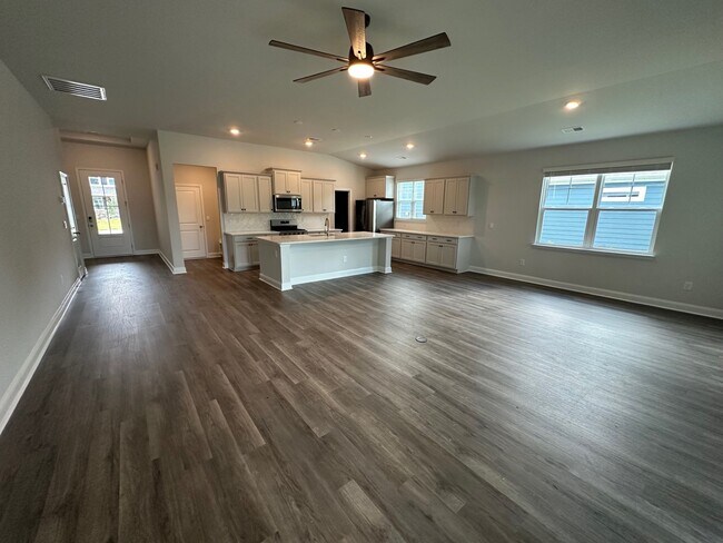 Building Photo - 1840 Hardwood Ct
