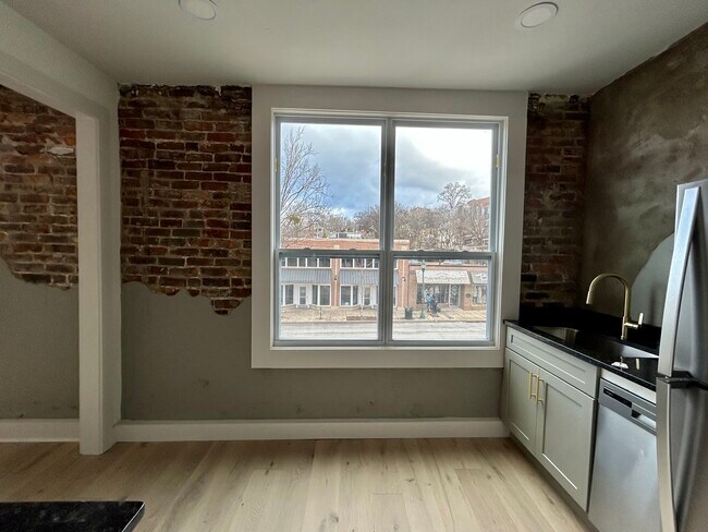 Building Photo - 34 Frazier Ave