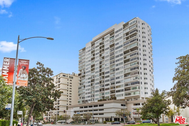 Building Photo - 10501 Wilshire Blvd