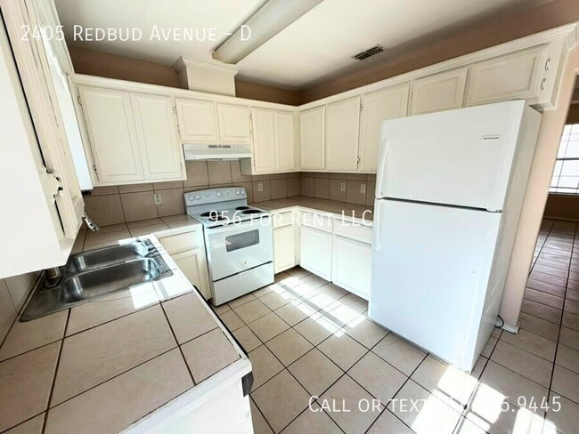 Building Photo - 2405 Redbud Ave W