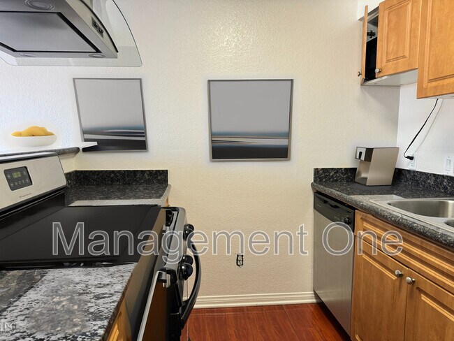 Building Photo - 2090 Highpointe Dr
