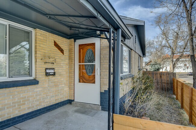 Building Photo - 4595 Zenobia St