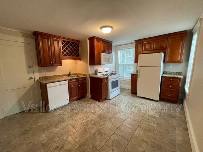 Photo - 200 King St Apartment