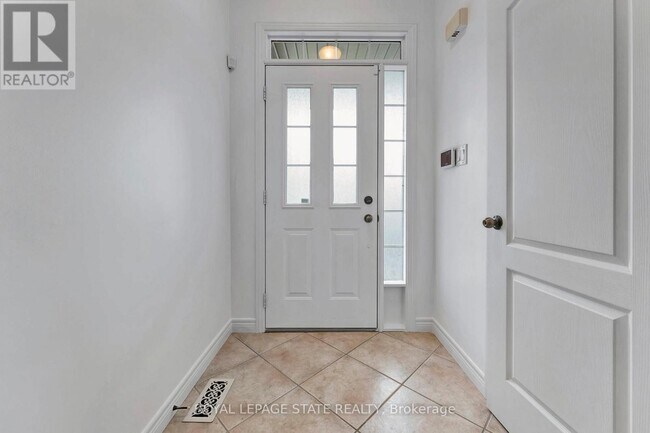 Building Photo - 400 Stonehenge Dr