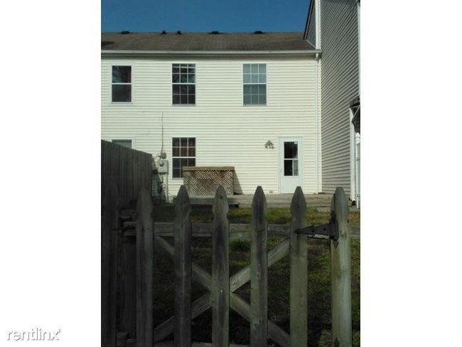 Building Photo - 1212 Damyien Arch