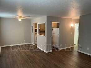Building Photo - 4915 Saddlebrook Ln