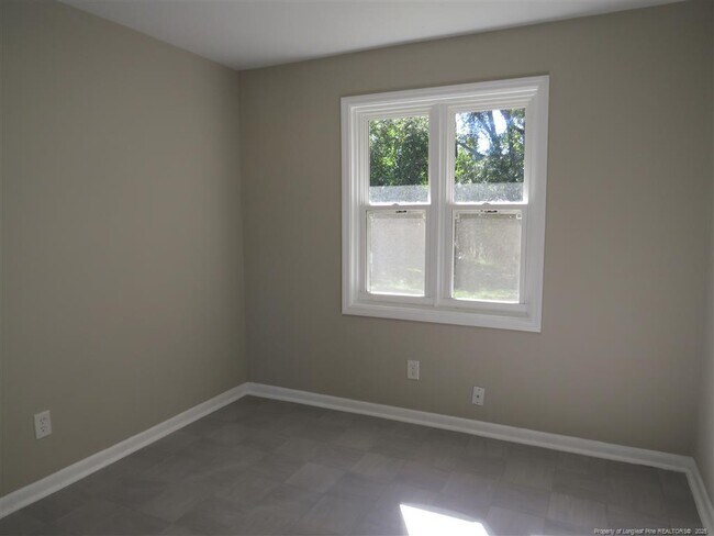 Foto del edificio - 4943 Fieldcrest Dr