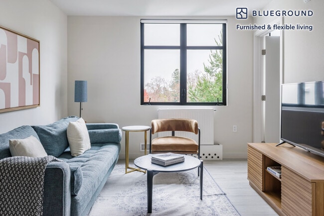 Building Photo - 1698 University Ave