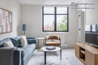 Building Photo - 1698 University Ave