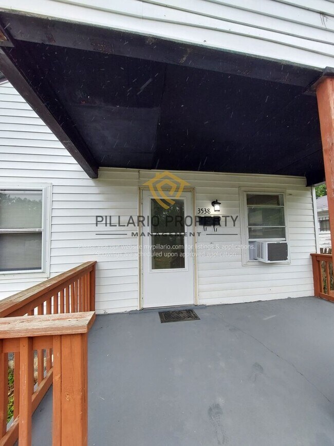 Foto del edificio - 3536-3538 N Parker Ave