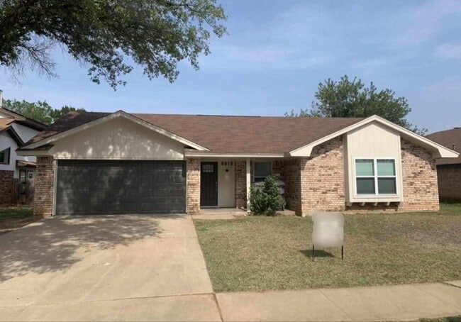 Building Photo - 5813 Briargrove Dr