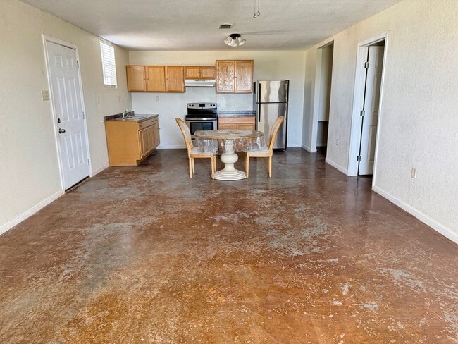 Building Photo - 10240 W Palomino Dr