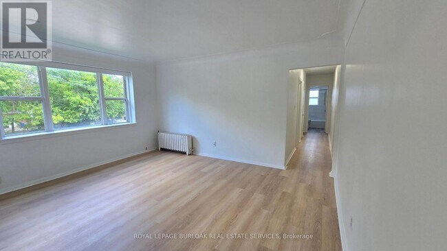 Building Photo - 849 Brant St