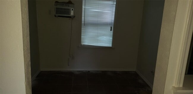 Building Photo - 302 71st St