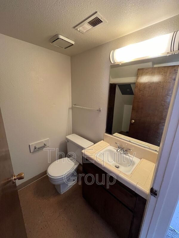 Foto del edificio - 840 N Williford Dr