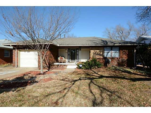 Building Photo - 2825 Lakeside Dr