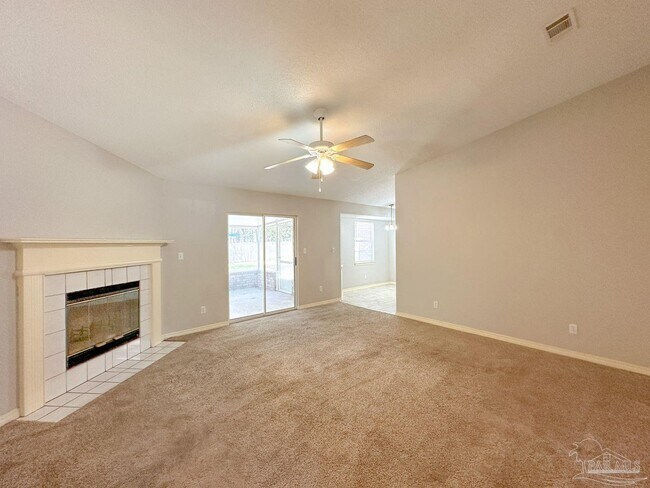 Foto del edificio - 5105 Westport Dr