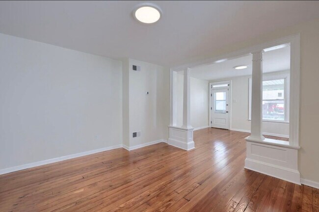 Building Photo - 1202 Baltimore St