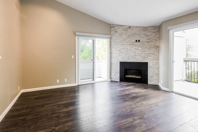 Building Photo - 1410 Bel Air Dr