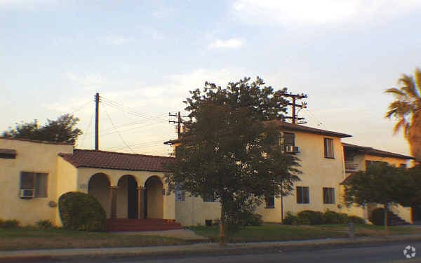 Primary Photo - 1115-1121 W Alhambra Rd