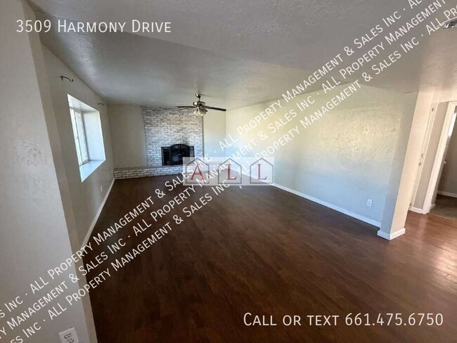 Foto del edificio - 3509 Harmony Dr