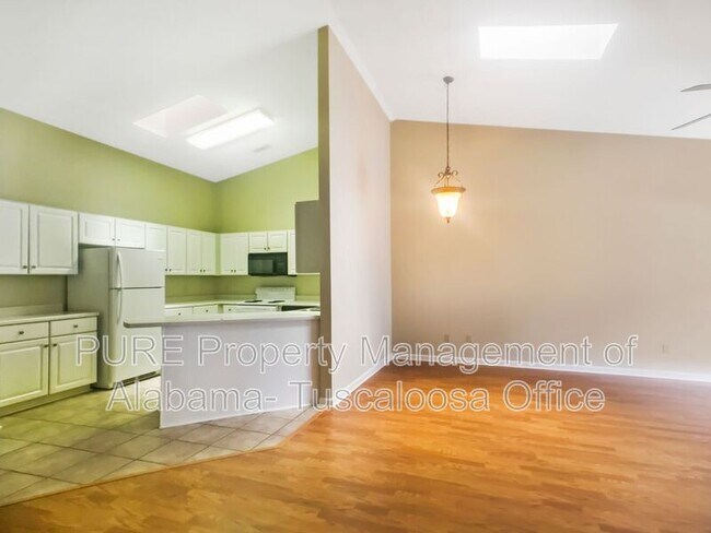 Building Photo - 1432 Southern Gardens Dr