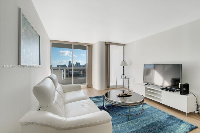 Foto del edificio - 1717 N Bayshore Dr