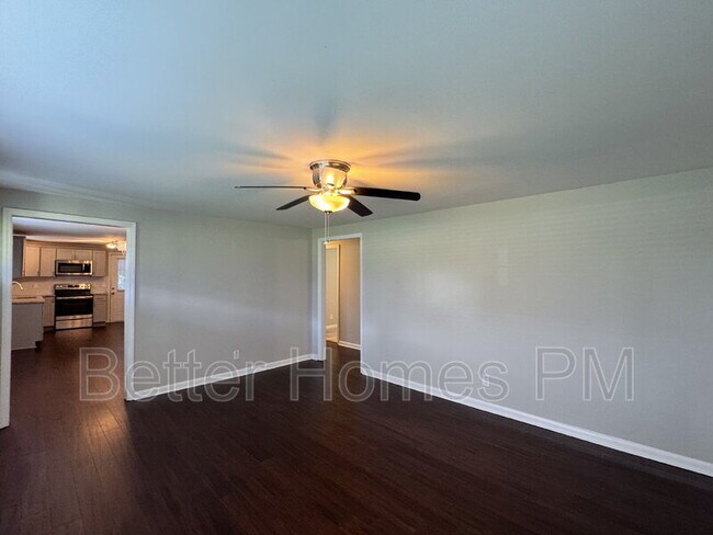 Foto del edificio - 5212 Rock Quarry Rd